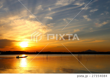 涸沼の夕景  親沢公園  茨城県 27354084