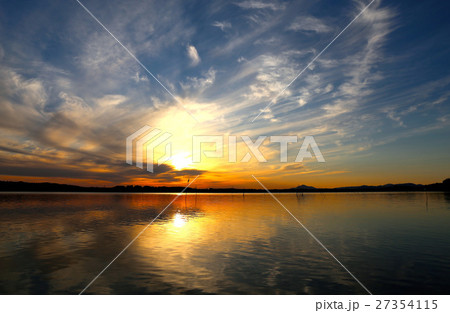 涸沼の夕景 27354115