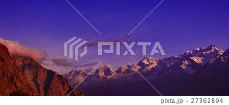 beautifull cloudy sunrise in the mountains 27362894