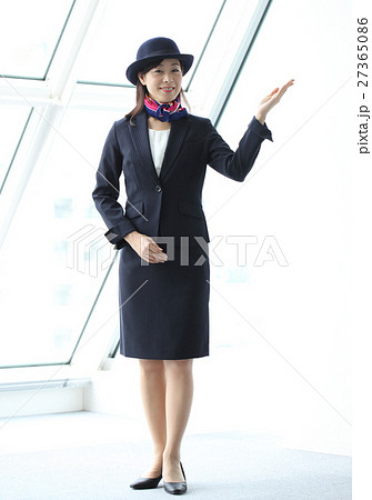 制服の女性 27365086