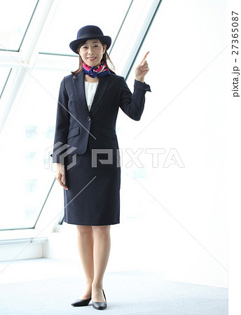 制服の女性 27365087