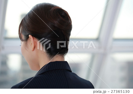 女性のヘアスタイル 27365130