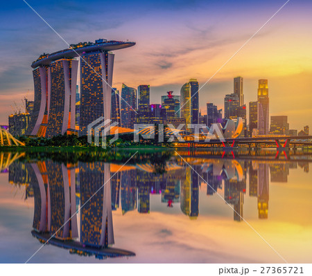 Singapore Skyline and view of skyscrapers 27365721