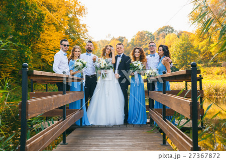 Groomsmen and bridesmaids 27367872