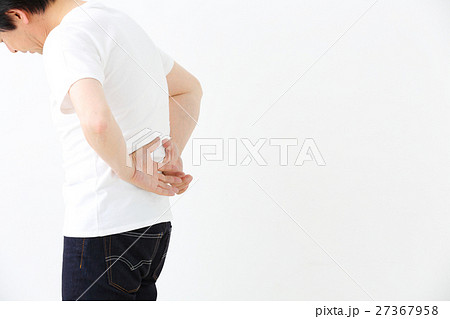 ミドル男性 腰痛 ミドル男性 腰痛 27367958