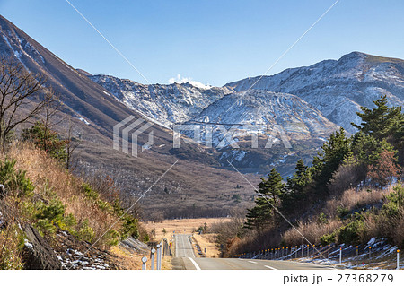 冬のやまなみハイウェイの写真素材