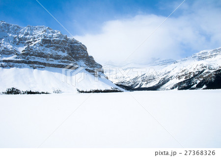 冬のカナディアン・ロッキー ボウ・レイク 冬のカナディアン・ロッキー ボウ・レイク 27368326