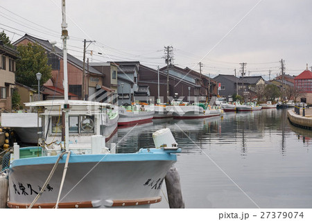 漁師町の風景、新湊内川、富山県射水市 27379074
