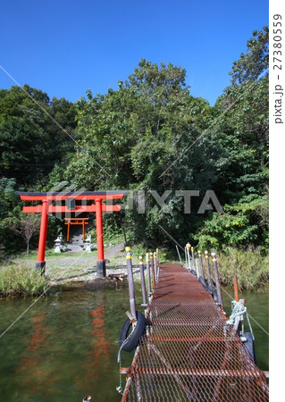 「日本遺産」琵琶湖、沖島・厳島神社の赤鳥居 27380559