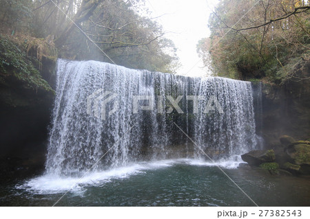 熊本県小国町　鍋ヶ滝 27382543