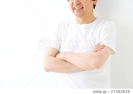 中年男性　手元イメージ 27382639