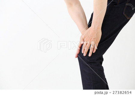 関節痛 ミドル男性 関節痛 ミドル男性 27382654