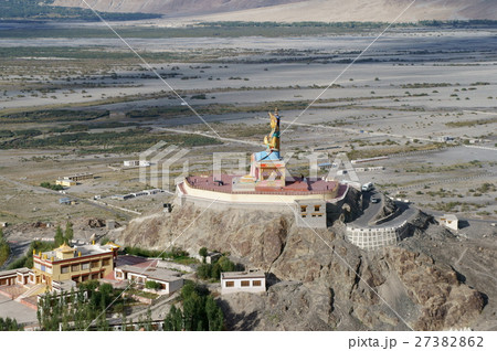 ヌブラ地方のデスキット・ゴンパ 27382862