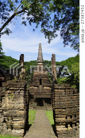 Main approach to Historical Pagoda temple 27387452