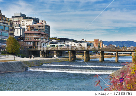 冬の三条大橋　（京都、日本） 27388765