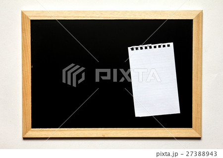 Note paper in black board with wood frame Note paper in black board with wood frame 27388943