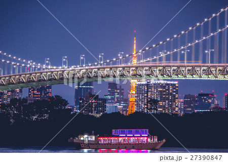 Night view Rainbow Bridge and Tokyo tower. Night view Rainbow Bridge and Tokyo tower. 27390847