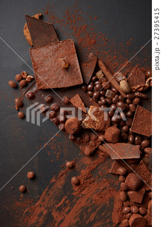 Assorted chocolate truffles 27395415