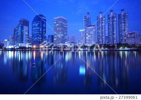Evening Scene of Benjakitti Park(ベンチャキティ公園の夕景) Evening Scene of Benjakitti Park(ベンチャキティ公園の夕景) 27399061