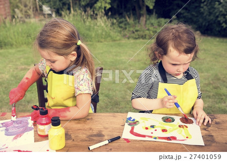 Kid Learning Painting Drawing Art Concept Kid Learning Painting Drawing Art Concept 27401059