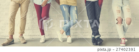 Diversity Students Friends Standing Concept 27402391