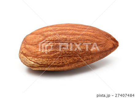 Closeup of Almonds isolated on white 27407484