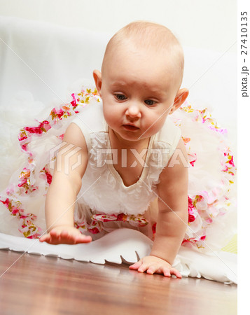 Little girl child portrait Little girl child portrait 27410135
