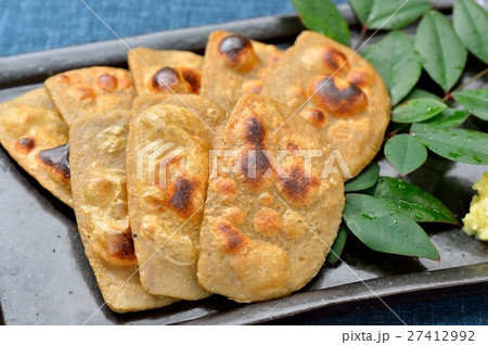 黒半片/黒はんぺん/鰯はんぺん/イワシはんぺんの焼物。 黒半片/黒はんぺん/鰯はんぺん/イワシはんぺんの焼物。 27412992