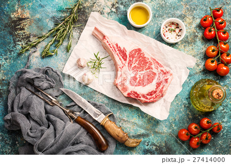 Raw tomahawk beef steak 27414000