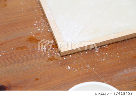 のし餅作り 27418458