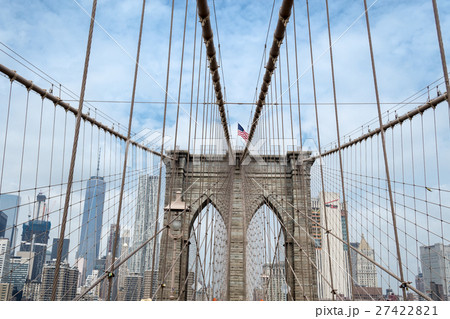 Crossing the Brooklyn bridge 27422821
