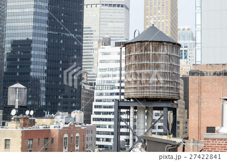 Water tower in midtown Manhattan 27422841