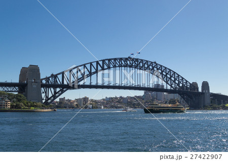Iconic Sydney Harbour bridge Iconic Sydney Harbour bridge 27422907