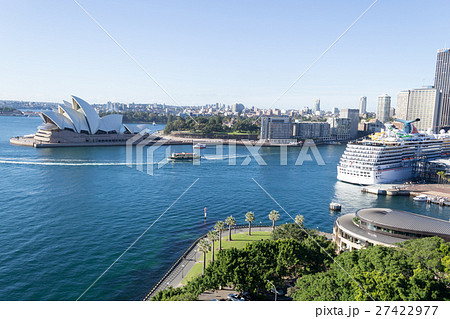 Iconic Opera house Iconic Opera house 27422977