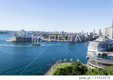 Iconic Opera house Iconic Opera house 27422979