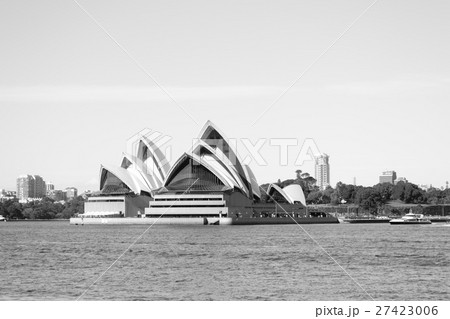 Opera house in black and white Opera house in black and white 27423006