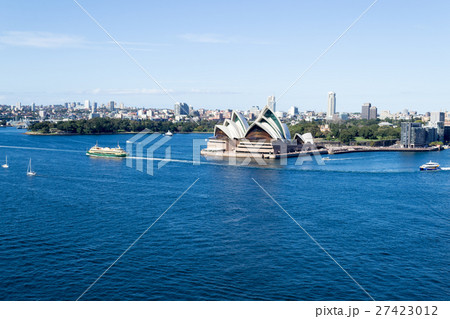 Opera house from the top of the bridge 27423012