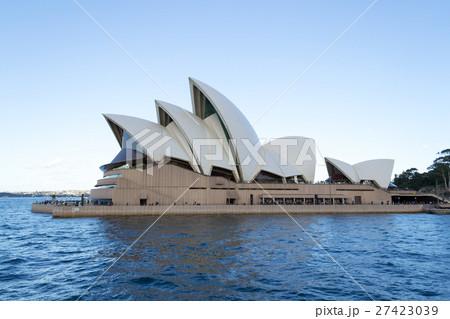 Crusing the Sydney Harbour 27423039