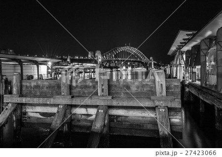 Iconic Sydney Harbour bridge 27423066