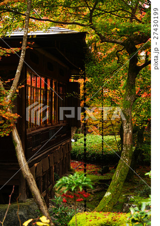 秋の宝厳院大書院 27430199