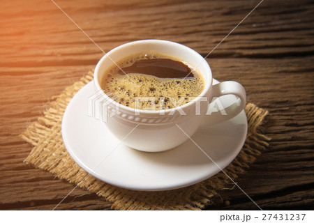 coffee cup and coffee beans 27431237