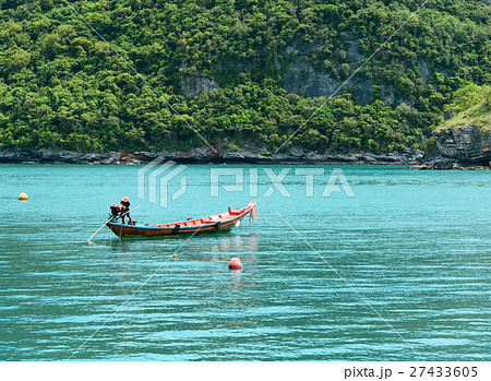 Long Tail Boat in Clear Water and Blue sky. Samui 27433605