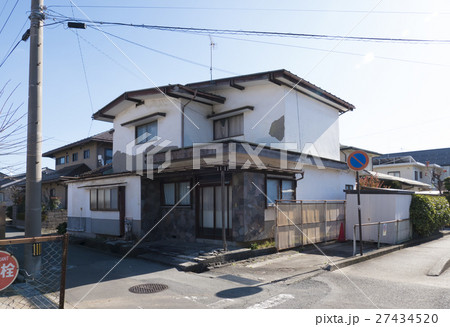住宅　空き家　古い　昭和　老朽化　戸建て　古い　2階建て　取り壊し前 27434520