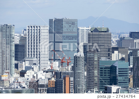 東京都心の街並 クローズアップ 港区 六本木 赤坂 高層ビル群 なおも建設の高層ビルの写真素材