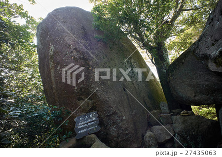 宮島・弥山登山道の奇岩干満岩を超広角撮影、広島県 27435063