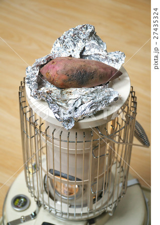 焼き芋（ストーブ、アルミホイル焼き） 27435324