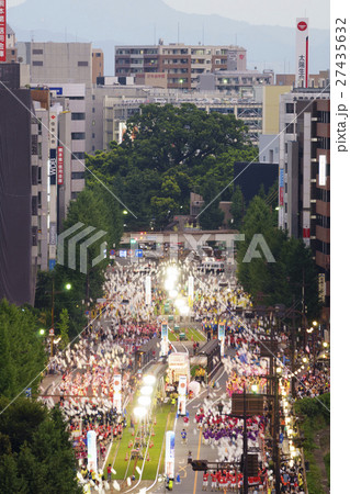 熊本の夏の風物詩くまもと火の国まつり熊本民謡おてもやん総おどりオープニングカウントダウン放たれた風船 27435632