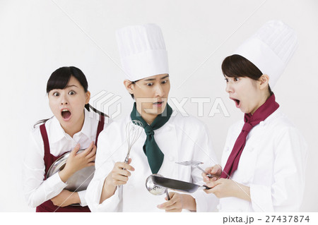 シェフ ウエイトレス コック パティシエ 料理人 調理師 ビジネス 女性 男性 人物 男女 シェフ ウエイトレス コック パティシエ 料理人 調理師 ビジネス 女性 男性 人物 男女 27437874