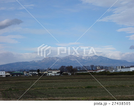 玉村町から赤城山を望む 27438505