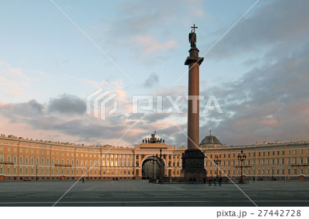 Palace Square in St.Peterburg, Russia 27442728